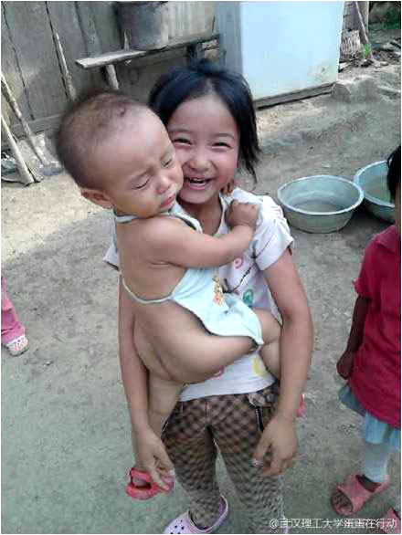 7��17�������������Єӡ��F���η�ꠌ�֧�̵ĺ��ӂ��M���˼��L�����o���ӂ���ȥ�˺��ε�������һ��꠆T�f�����F(xi��n)�ڽK���˽⺢�ӂ�?y��u)�ʲô���t����߀�О�ʲô���С�С���֡���С���ڣ��@���ɽ·��ĺ��y�����еĺ����όWǰ߀���Ƚoţ��ݡ������D�ϵ�СŮ���mȻ���g����������ܵ��ѽ�(j��ng)ʮ�֋��졣