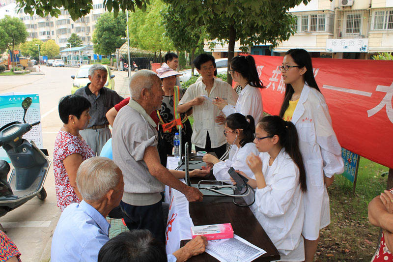 �F꠳ɆT���M����^(q��)����y��Ѫ�����ܵ����񂃵�ٝ�p������ϣ�����Զ��һЩ�@�ӵĻ����