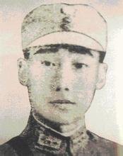 ��ü��,1905��3�������F��ʡ���x�h�ˡ�1923��,��ü�������F��ʡ��ˮ�h����܊У��1926�꿼���S��܊У��5�ڲ����ƣ����I(y��)��Ͷ������,1937��������׃���l(f��)�󣬄�ü���S����Ⱥ��Ͽ���Ԯ��13܊������܊��;����ƽ�����T�^�ϕr������܊�u���ֵܲ������ü�����C�����ʲ����Ԯ���H��ǰ��ꇵ�ָ�]����(zh��n)����K�����܊��10��28���賿����ü�����ڵ�85���⵽��܊�����ړ�����ǰ��ꇵ�ָ�]�Ą�ü�����ұ���܊�ڏ���,���Ҡ�������������׷ٛ�܊�ٌ���