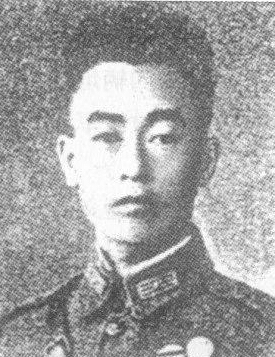 ����t��1905��9�������F��ʡ�󲨿h����1926���������S��܊�ٌWУ��5�ڲ����ƌW����1937��������t�����ʲ�������������������(zh��n)��ؓ؟���ؼζ�һ�������˔��˶���M������������(zh��n)�󣬗���t�����ʲ��D�Ƶ����֮����(zh��n)���_ʼ�Γ��������܊�{����(y��u)�ݱ�����������t�c������ʿ�����ڽ��u�I������t��������ʿ���c��܊����(zh��n)������ҹ�� 1939��2��������t�����ʲ�������𣨲����䣨������·������܊�������Ď��F����(zh��n)�������ұ���������������ѳ����