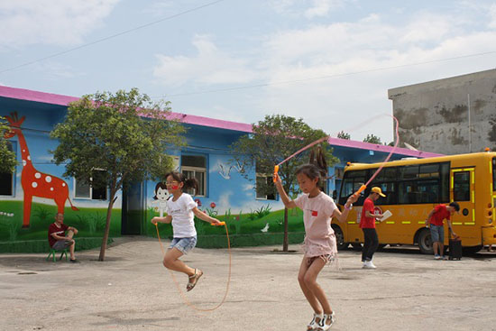 ���Ϲ��I(y��)��W(xu��)��(j��ng)���Q(m��o)�׌W(xu��)Ժ����ϵ�P�h�������ж�������������`꠵�����ʡƽ�ɽ���P�hѦ���(zh��n)���Ӝϴ���ӢС�W(xu��)�_չ֧�̻�����e�k��ӢС�W(xu��)��һ��Ȥζ�\�ӕ���׌�W(xu��)���w���W��ƥ�˾��񡣈D�����K��ِ��