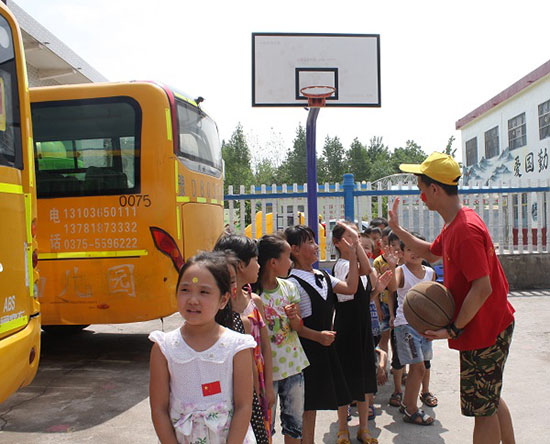 ���Ϲ��I(y��)��W(xu��)��(j��ng)��(j��)�Q(m��o)�׌W(xu��)Ժ����ϵ�P�h�������ж����������(hu��)��(sh��)�`�(du��)������ʡƽ�ɽ���P�hѦ���(zh��n)���Ӝϴ���ӢС�W(xu��)�_(k��i)չ֧�̻��(d��ng)���e�k��ӢС�W(xu��)��һ��Ȥζ�\(y��n)��(d��ng)��(hu��)��׌�W(xu��)���w��(hu��)�W��ƥ�˾������D��־Ը�߽o�W(xu��)���ĄŃ�������