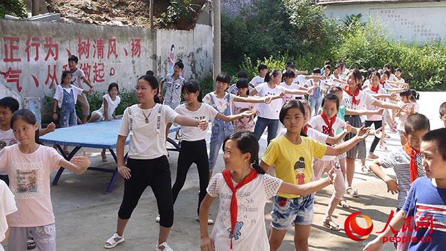 ���ϿƼ���W(xu��)��һ��һ·���x��(w��)֧���c����(zh��n)��ؚ�{(di��o)�Ќ�(sh��)�`�F(tu��n)��������ꖿh��¹ɽ�(zh��n)�u�ŸG���_չ�x��(w��)֧�̺ͷ�ؚ�{(di��o)�����D��־Ը�߽̺��ӂ�̫�Oȭ�����F(tu��n)�(du��)�ṩ��