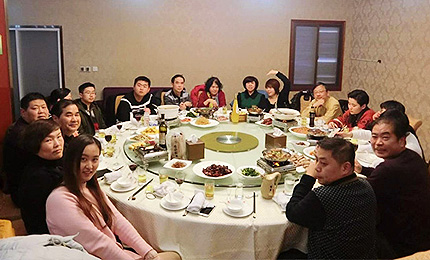 ���İ�̎�����l(xi��ng)���ҵļ��l(xi��ng)�������ھW(w��ng)���´����L(f��ng)���(d��ng)�У���(sh��)������(l��i)�Ը��صľW(w��ng)��ͨ�^(gu��)�R�^�����ֺ�΢ҕ�lӛ����Լ��ڼ��l(xi��ng)����Ҋ(ji��n)�������@Щƽ��(sh��)�Ľ�����������֟o(w��)���B͸������Đ�(��i)�����^��ÿһ�c(di��n)΢С��׃�������ǰl(f��)�����l(xi��ng)�H��߅�Ĵ��������ܽo�l(xi��ng)�H����(l��i)�����ī@�ø����͌�(du��)�Լ����l(xi��ng)���Ժ����M�㡭��Ԕ��(x��)�� 