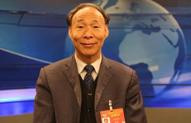 全國政協(xié)常委、中國作家協(xié)會副主席白庚勝：民族文化的保護與發(fā)展