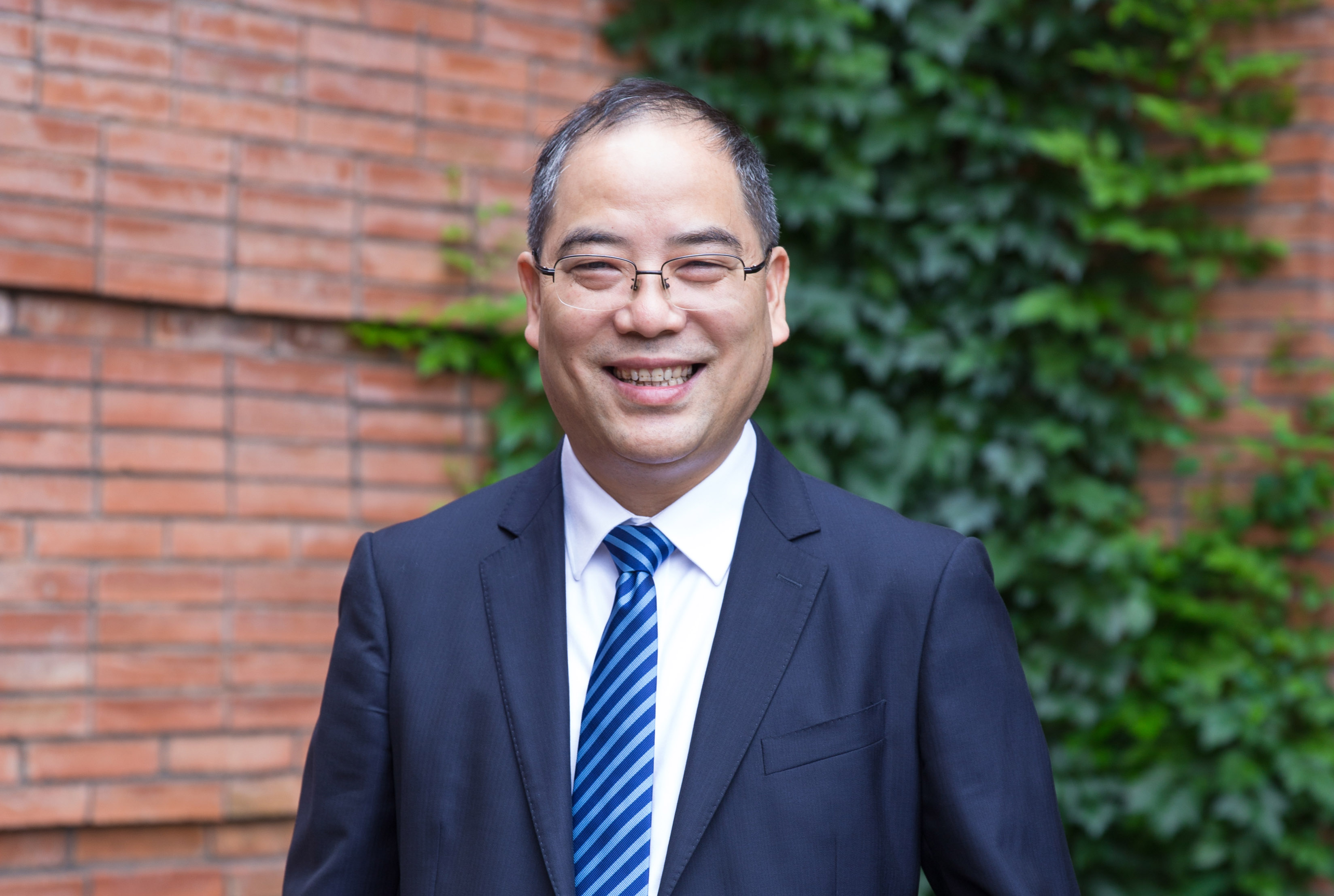 浙江工商大學(xué)黨委書記、教授 郁建興